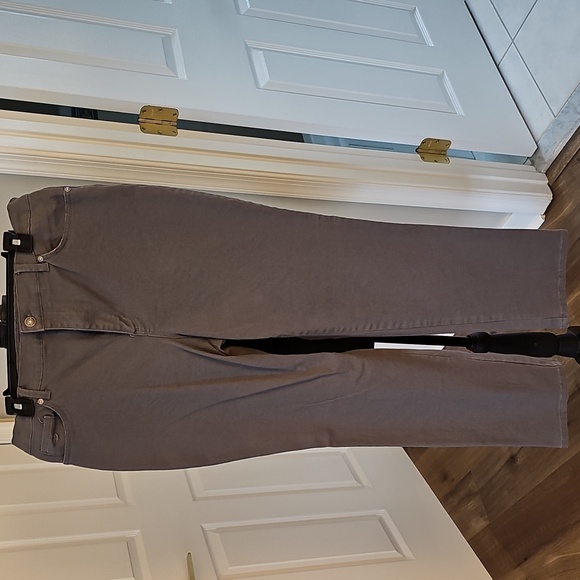 Jeans - Picture 2 of 16